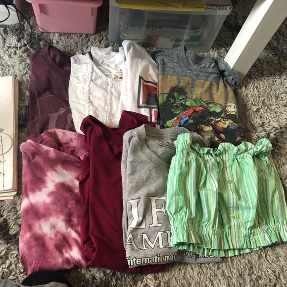 There are T’s, tanks, crops, sweaters/jackets, pjs - Picture 3 of 11